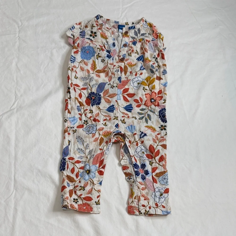 NEW WITH TAGS Mixed Pattern Baby Outfit Bundle - Floral, Sea Life & Daisy Prints